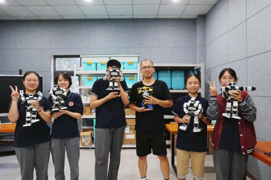 重慶八中科學城中學校科創社團。